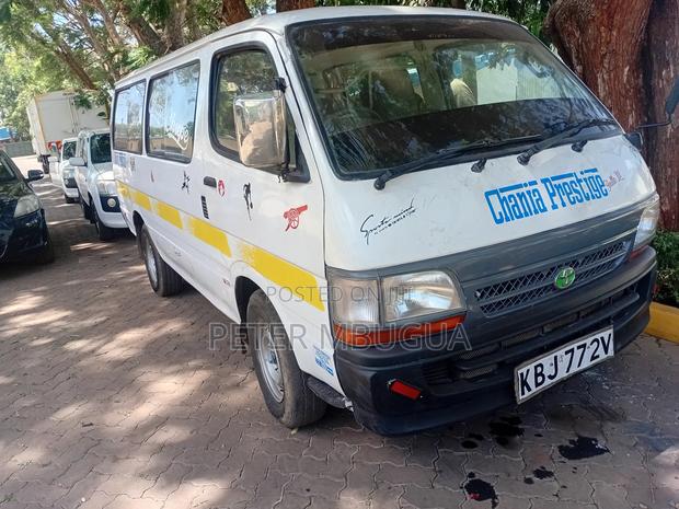 Toyota HiAce 2003 White - thumbnail 5