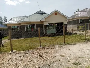 3bdrm Bungalow in Matasia Roimen for sale