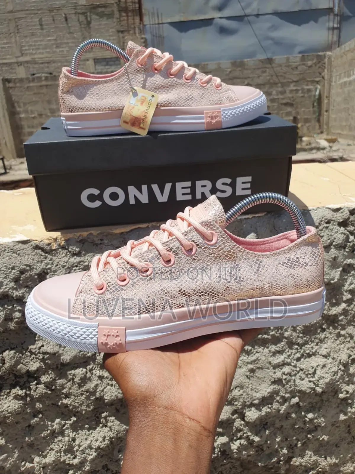 Rough Leather Converse
