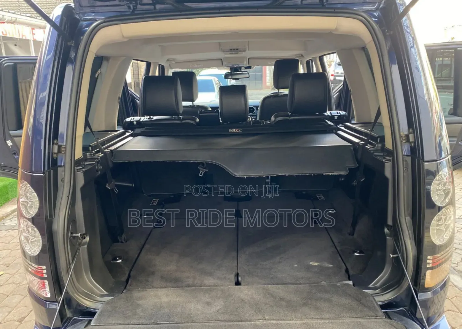 Land Rover Discovery 2015 Blue