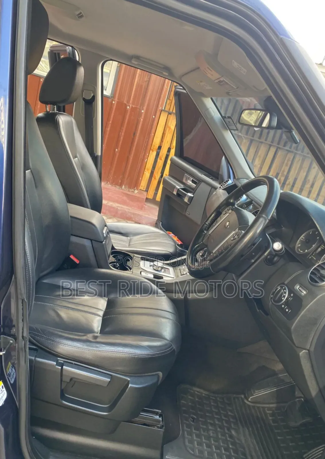 Land Rover Discovery 2015 Blue
