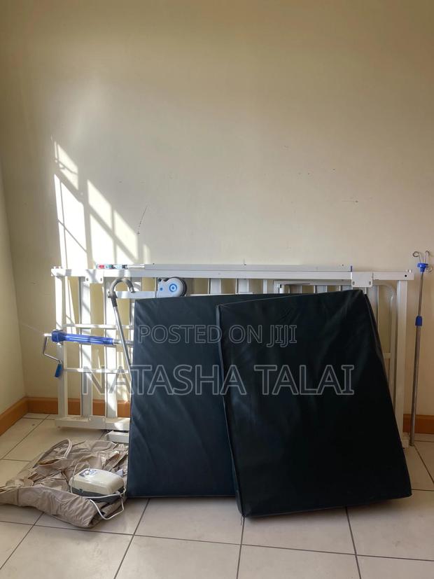 Single Crank Hospital Bed - thumbnail 3