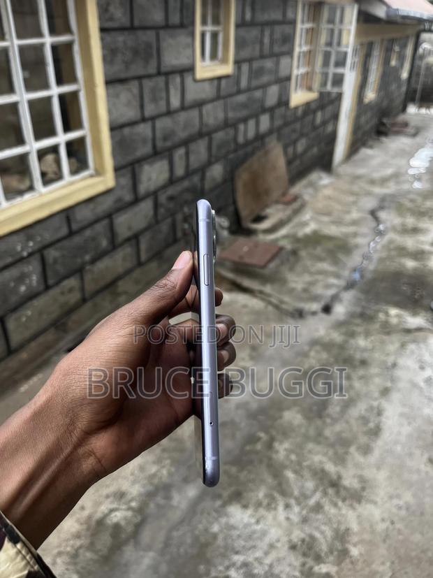 Apple iPhone 11 64 GB Blue - thumbnail 9