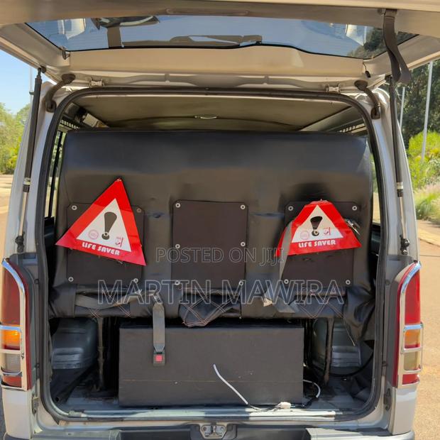 Toyota HiAce 2017 Silver - thumbnail 12