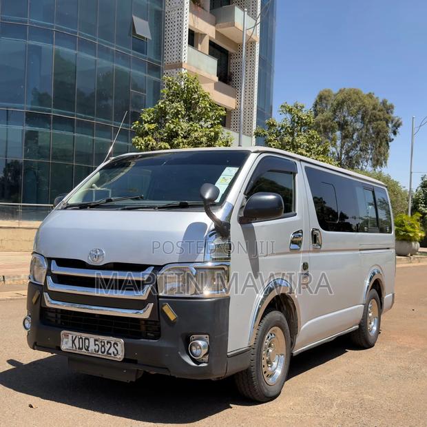 Toyota HiAce 2017 Silver - thumbnail 5