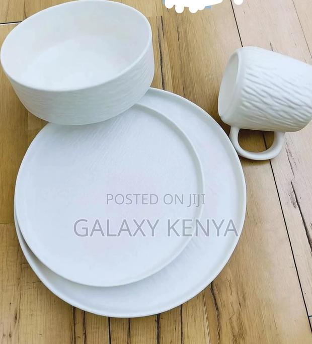 Black Ceramic Dinnerset - main view