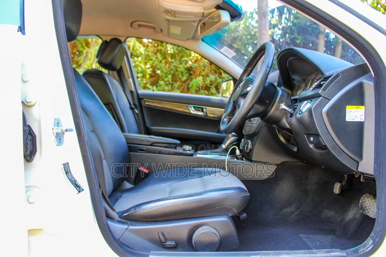 Mercedes-Benz C200 2007 White