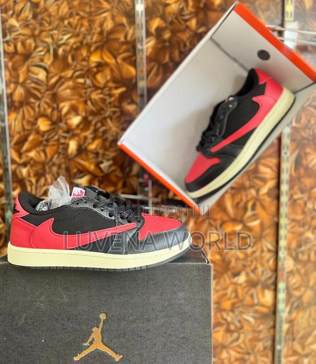 Jordan 1 Low Og *Bred* X Travis - thumbnail 3