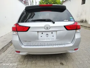 Toyota Corolla Fielder 2020 Silver