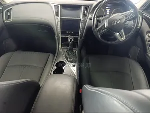 Nissan Skyline 2018 Silver