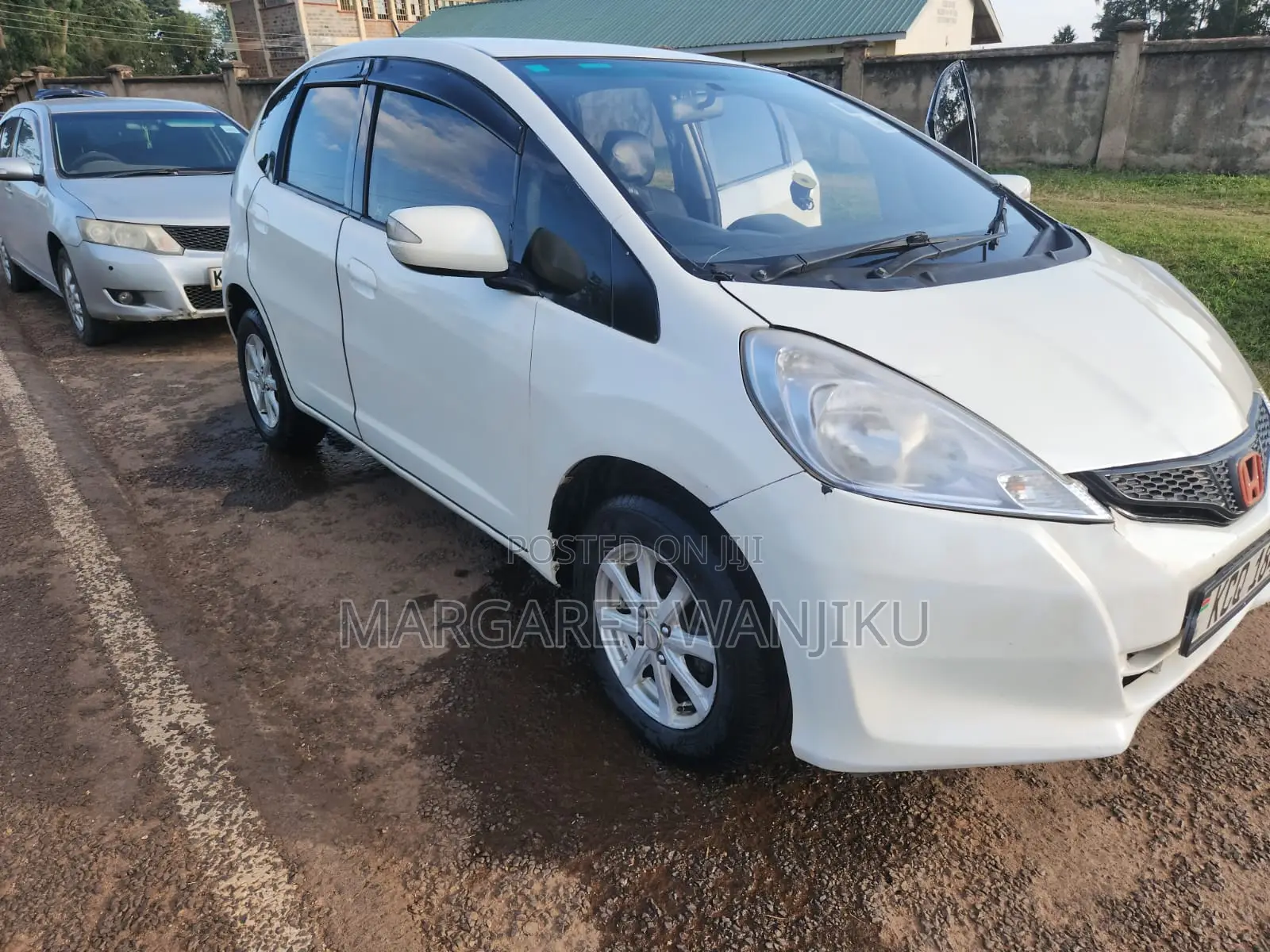 Honda Fit Automatic 2011 Pearl