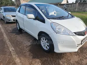 Honda Fit Automatic 2011 Pearl