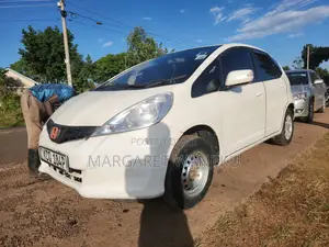 Honda Fit Automatic 2011 Pearl