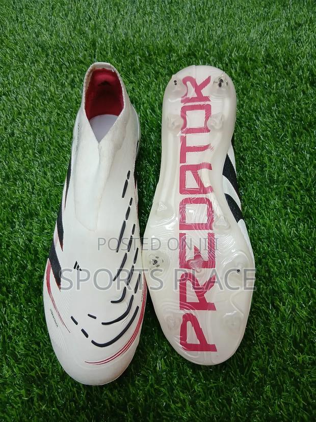 Predator Crimson Menace Laceless Football Boots - thumbnail 2
