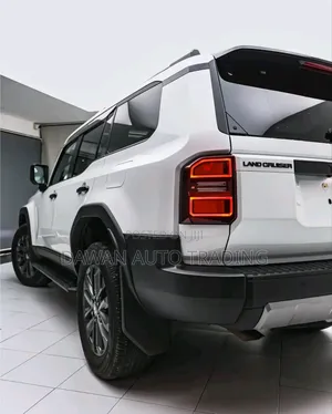 Toyota Land Cruiser Prado 2024 White