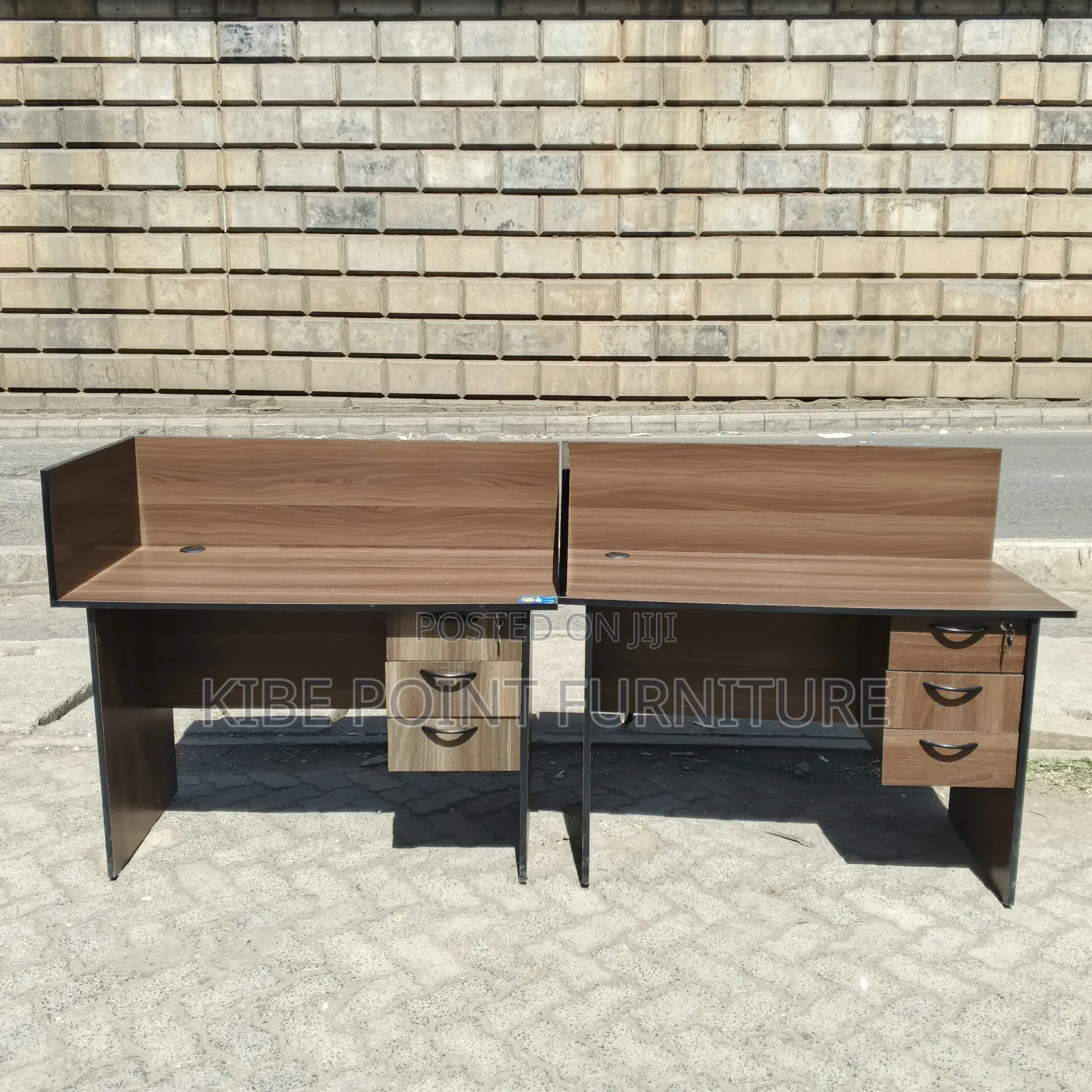 Two Way Working Station Available