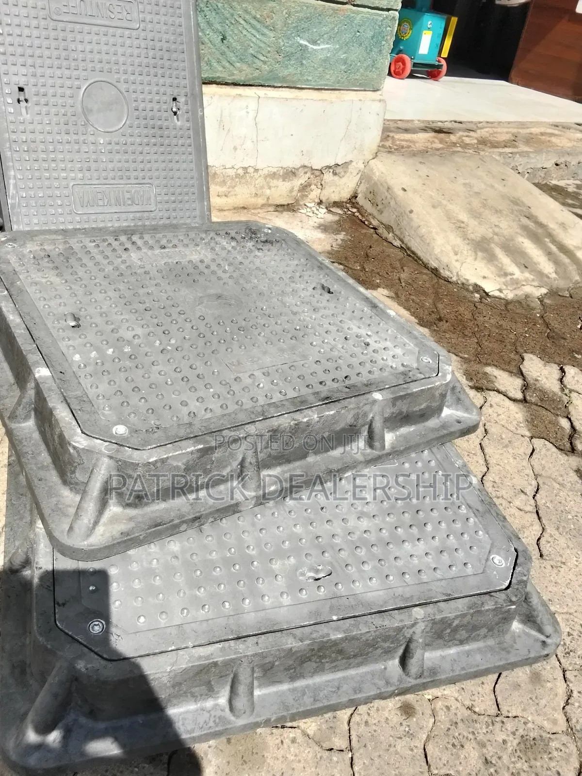 600 by 600 Lockable Manhole Cover