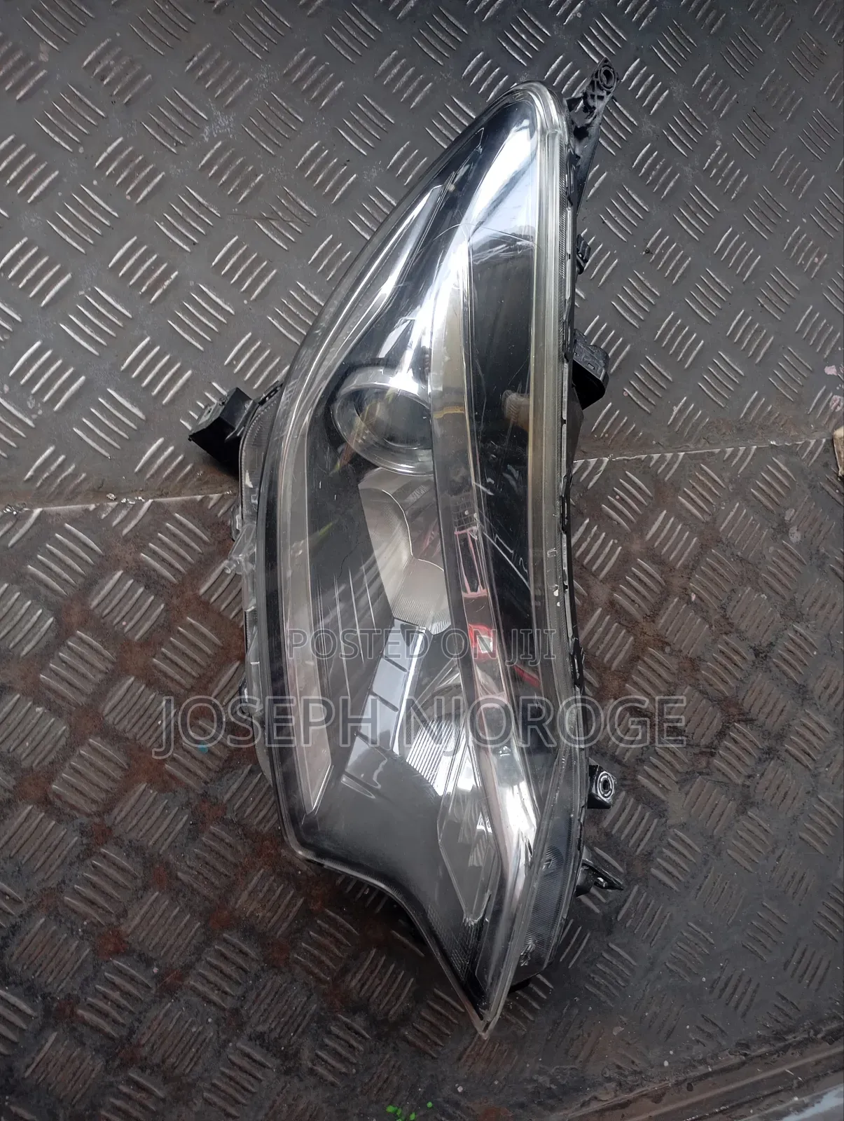 Nissan Note Headlight Letter ( B)