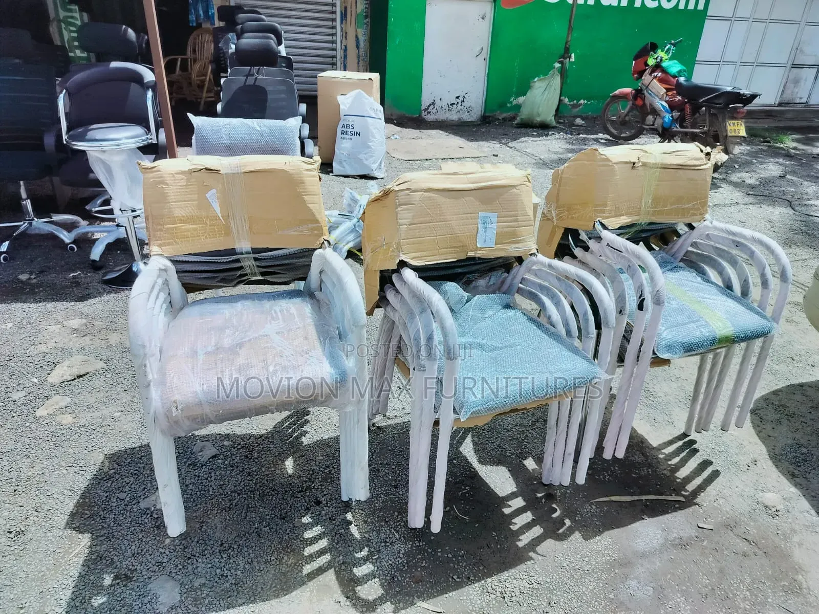 Cfa Visitors Chairs