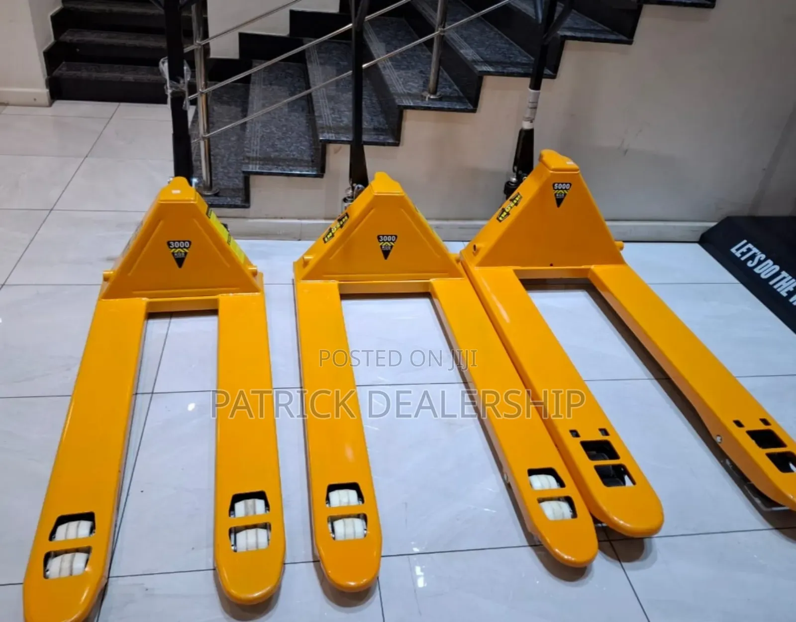 Wide and Narrow Pallet Jack