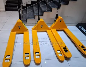 Wide and Narrow Pallet Jack