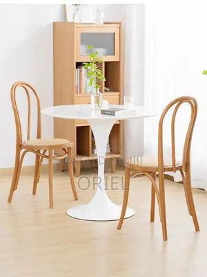 White Round Eames Home Dining Table