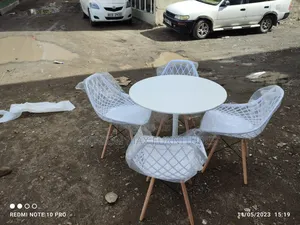 Dining Table With 4 Eames Chairs