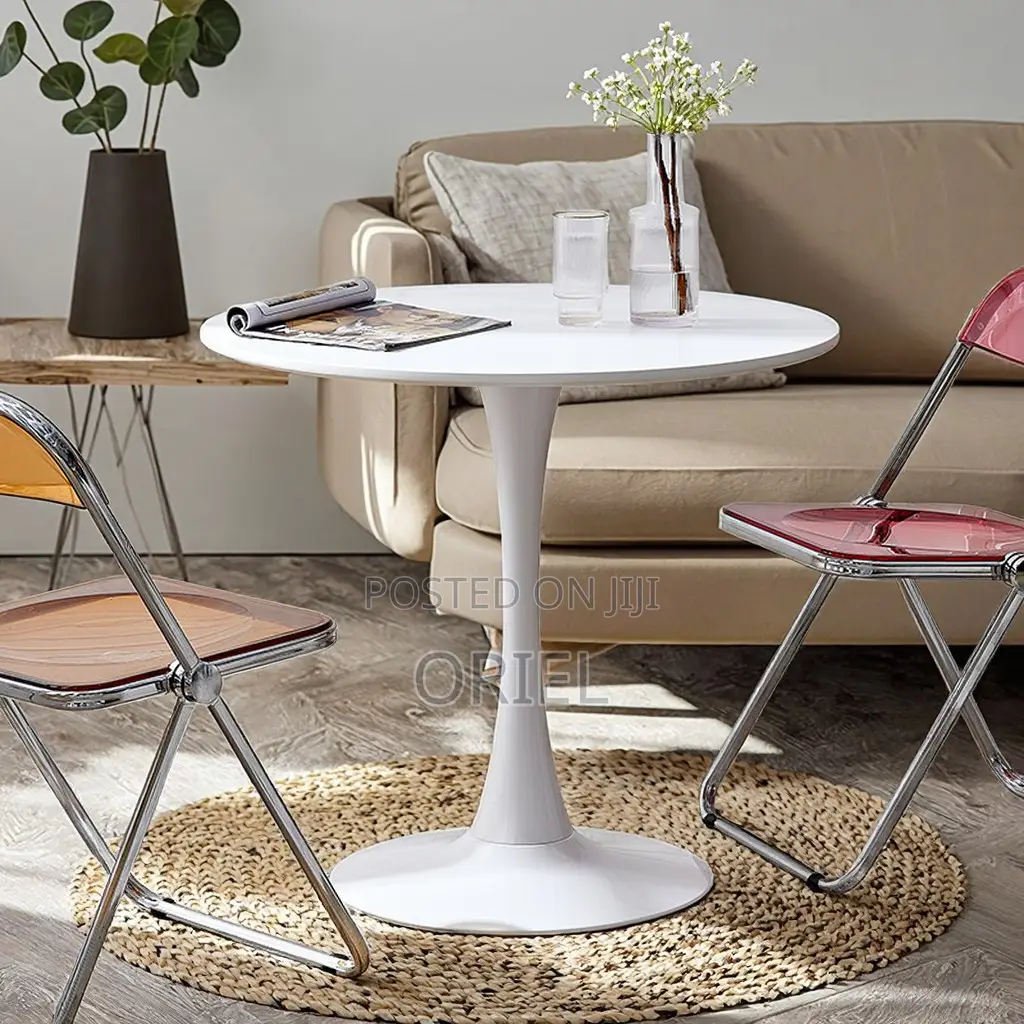 White Round Eames Home Dining Table