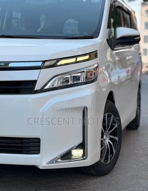 Toyota Voxy 2019 White