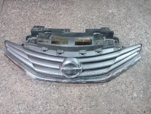 Nissan Note E12 Grill