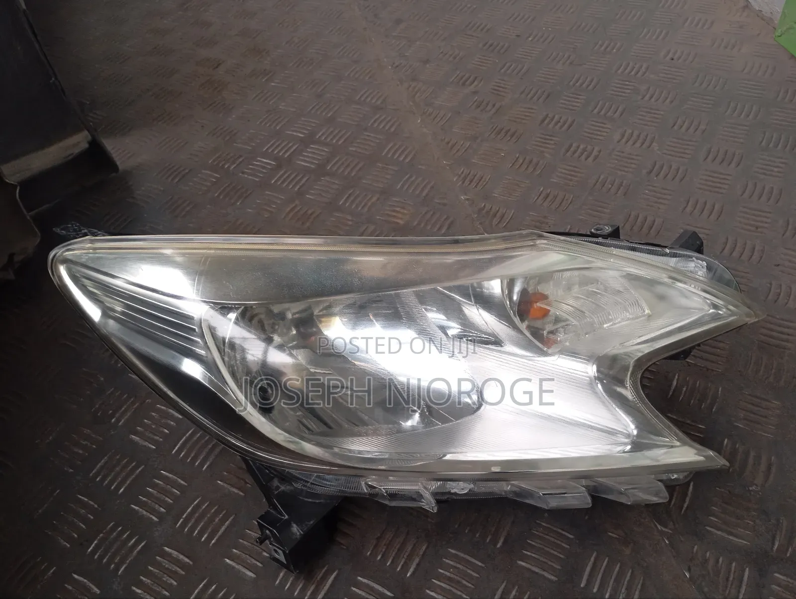 Nissan Note E12 Headlight Non Zenon