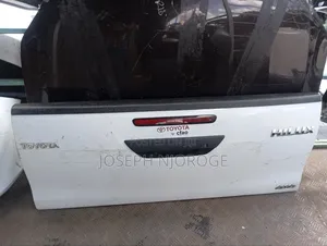 Hillux 2015 Tailgate