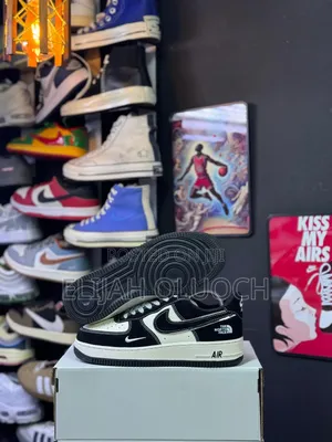 Nike Airforce 1’07 
North Face