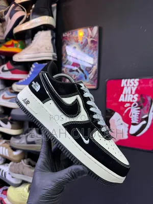 Nike Airforce 1’07 
North Face