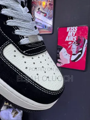 Nike Airforce 1’07 
North Face
