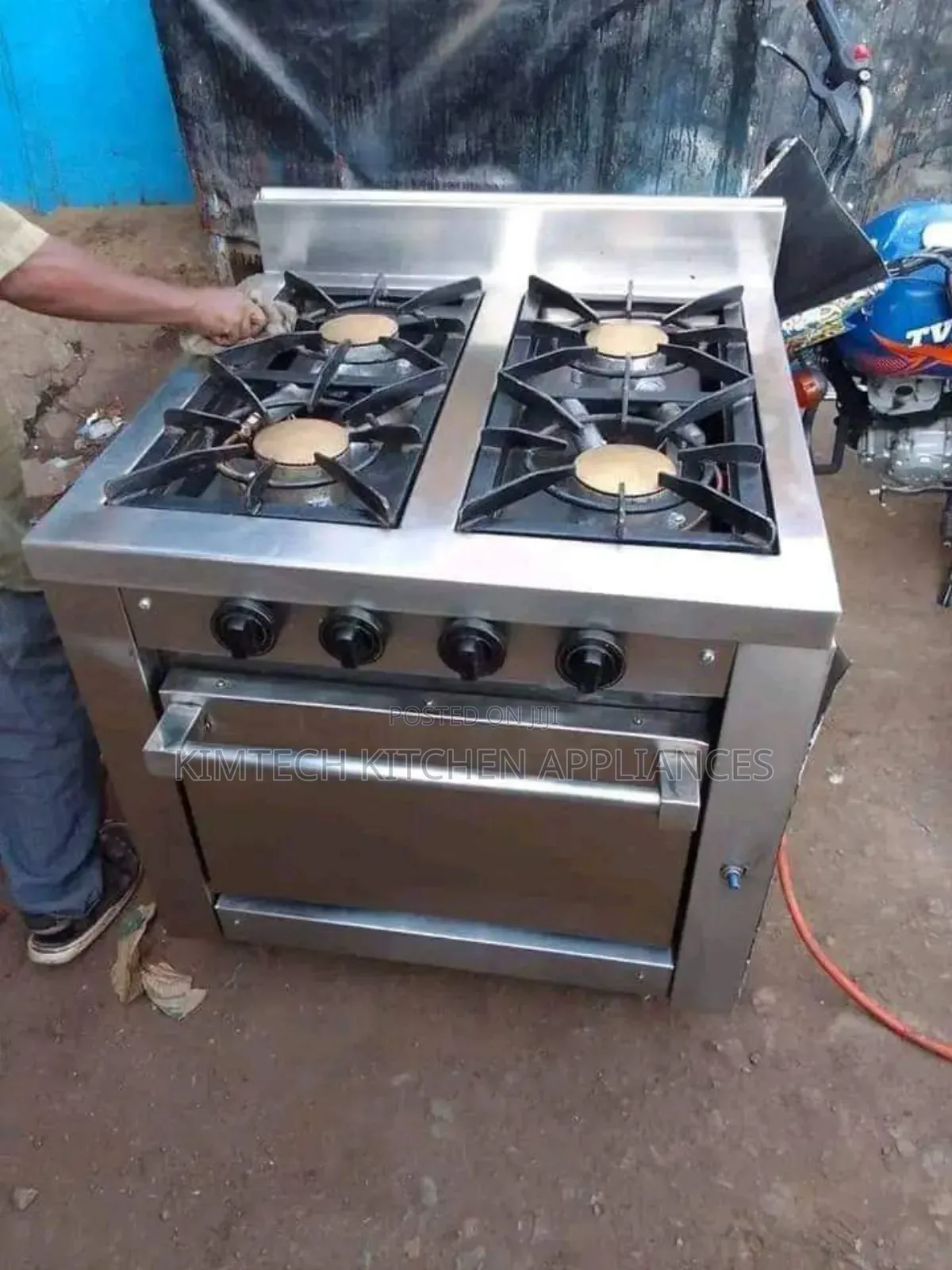 4burner With Locally Made Oven