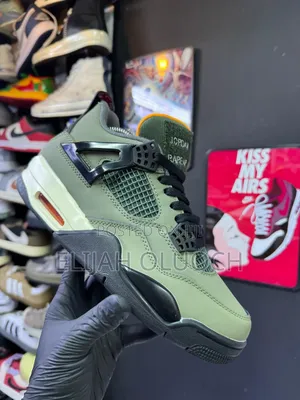Undefeated X Air Jordan 4.
Sizes