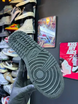 Nike Air Jordan 1 Zion Williams “Voodoo”
Black Grey