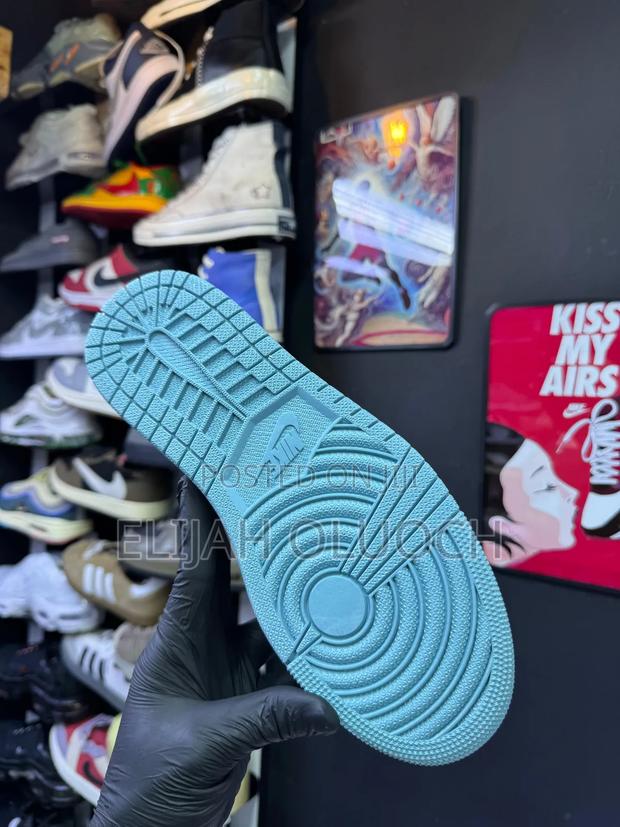 Air Jordan 1 Low ‘Black Obsidian Sail’ - thumbnail 3