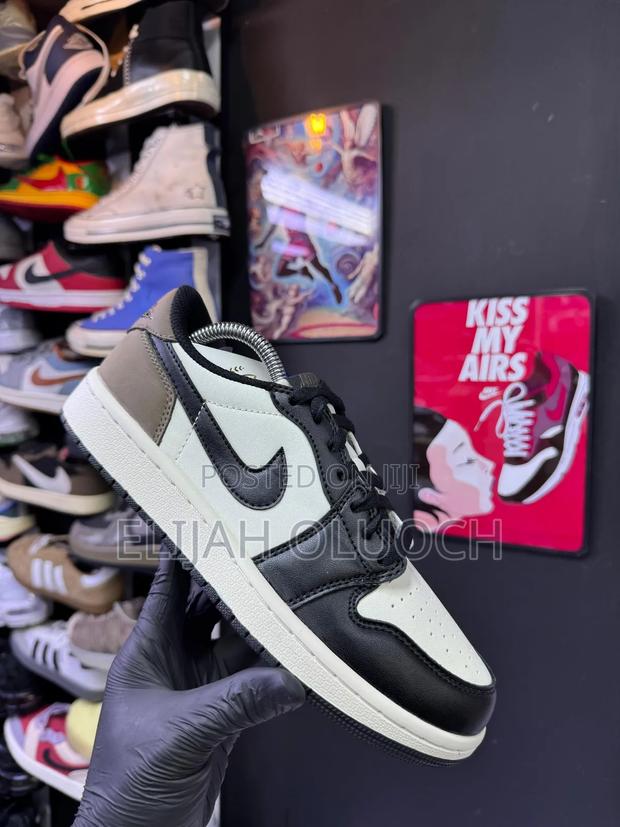 Air Jordan 1 Low “Mocha” - thumbnail 4