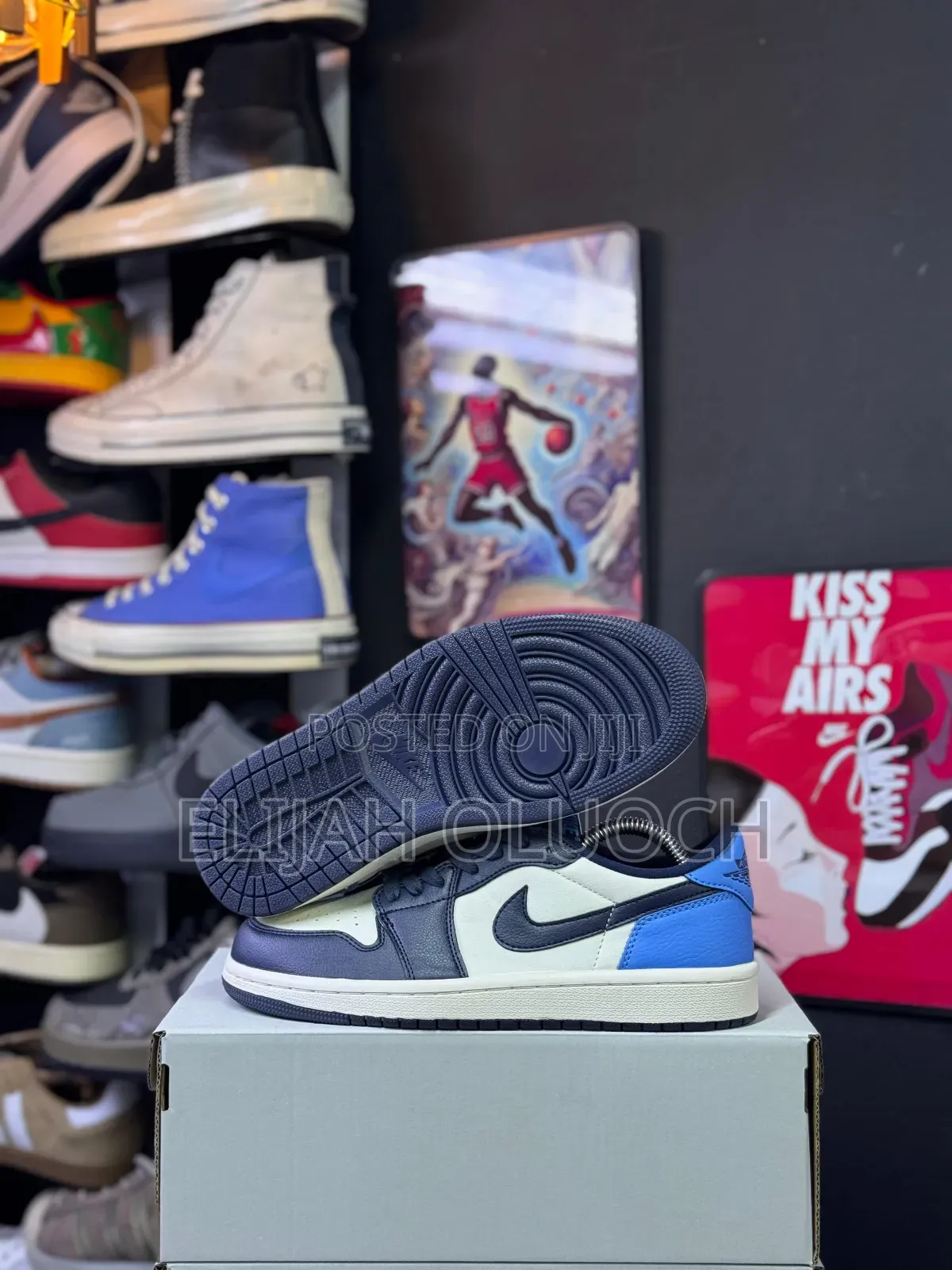 Jordan 1 Low “Obsidian/University Blue-sail”