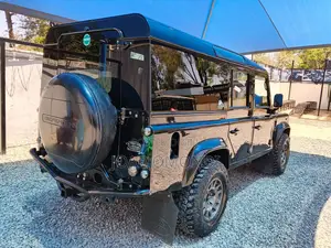 Land Rover Defender Puma 110 2.4 TD 2009 Black