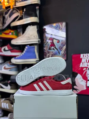 Adidas Munchen.
Sneakers