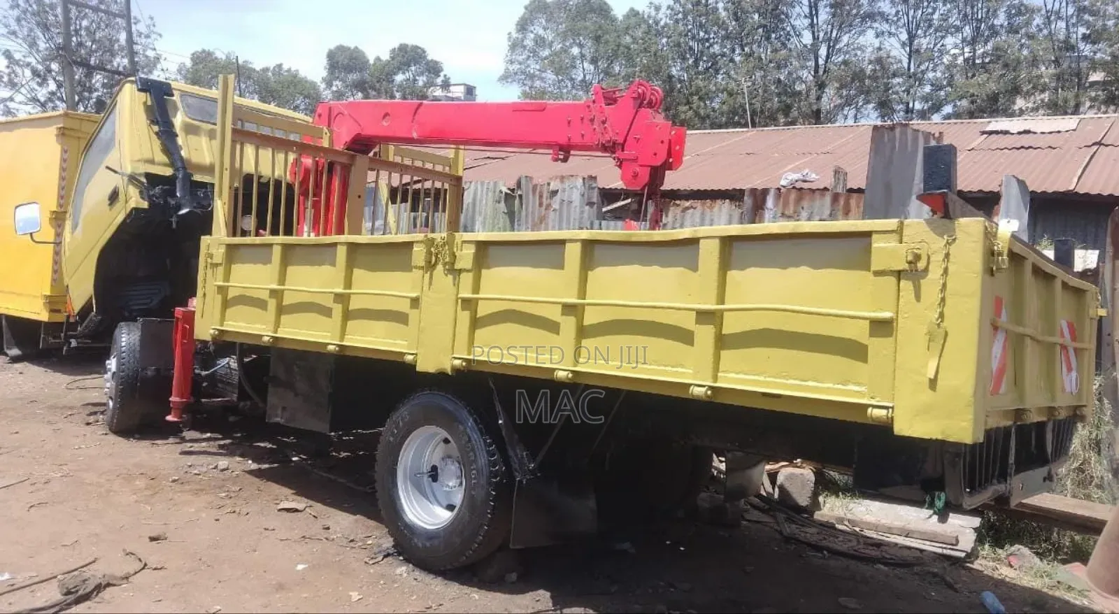 Clean Canter 4d31 (+2.5t Crane) for Sale