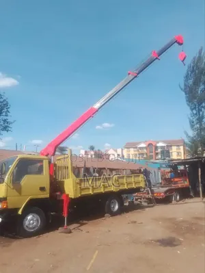 Clean Canter 4d31 (+2.5t Crane) for Sale