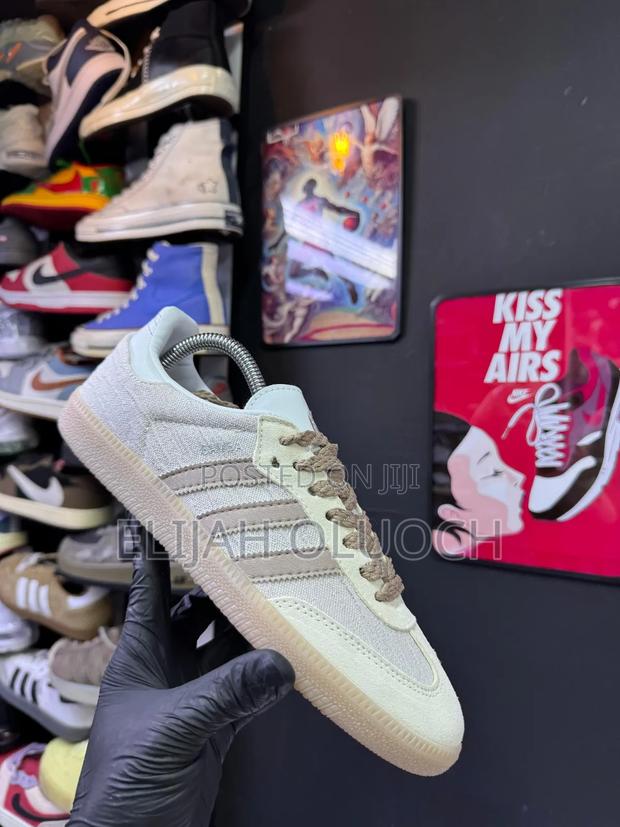 Adidas Samba Og Sneaker With A Beige Textured