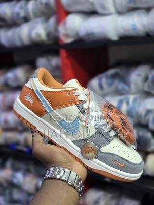 Nike Sb Dunk Low X Stüssy "Cherry" Sneakers. - main view