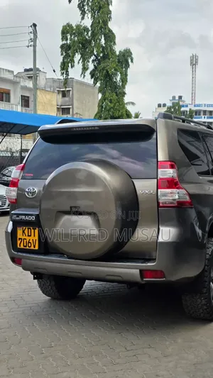 Toyota Land Cruiser Prado 3.0 D-4D (190 Hp) 7 seats 2016 Gold