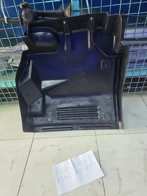 Isuzu Frr90(Slyqueen) LHS Front Mudguard