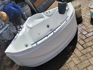 Classic Corner Jacuzzi White in Color